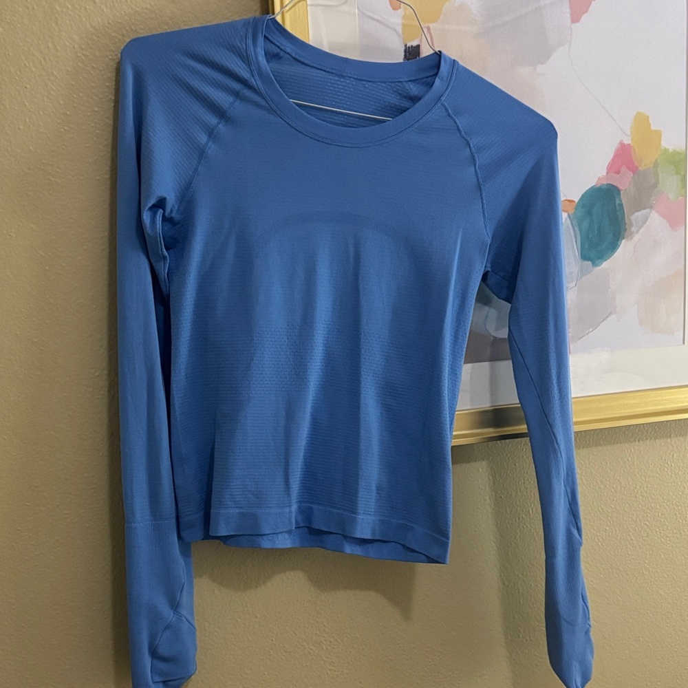 Lululemon swiftly tech long sleeve 2.0 waist length in pool party size 4